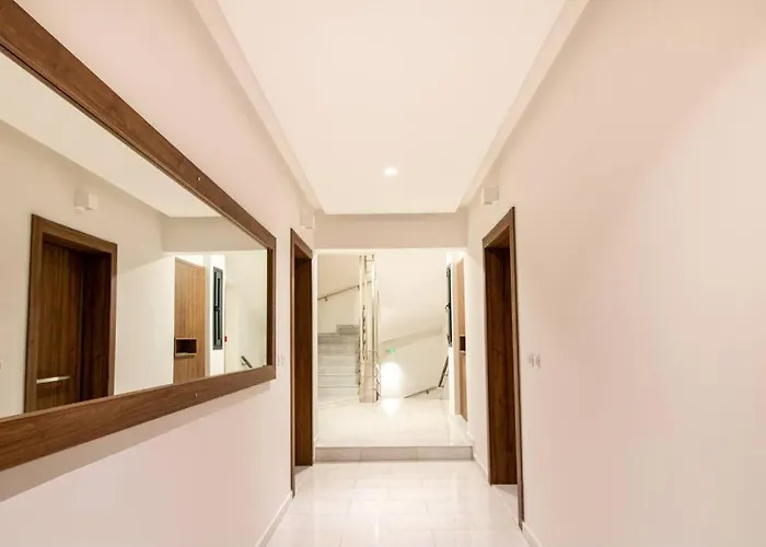 Uni Cozy * Rhodes City